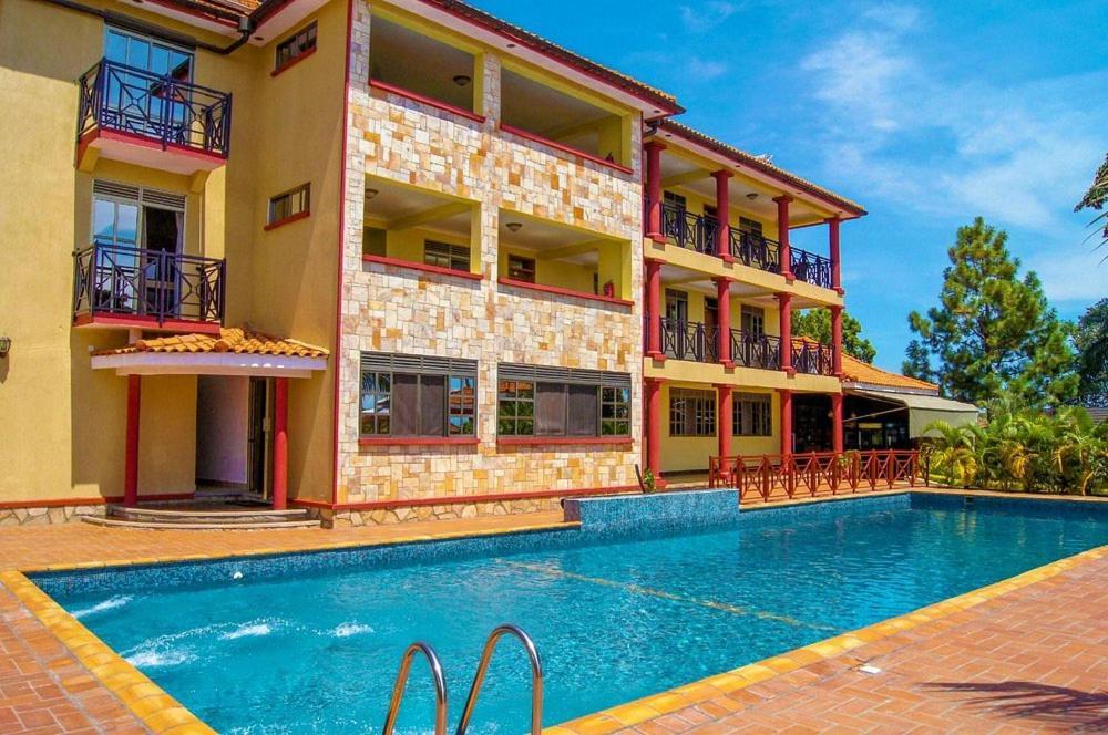Rosemary Courts Bed And Breakfast Entebbe Exterior photo